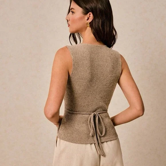 New to Posh C 🔆| Concha Euro Style Chic Tan Sleeveless Top with Shell Accents - Picture 3 of 11